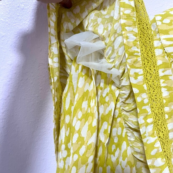 Who What Wear Yellow Ruffled Mandarin Collar Blouse Large - Picture 5 of 11